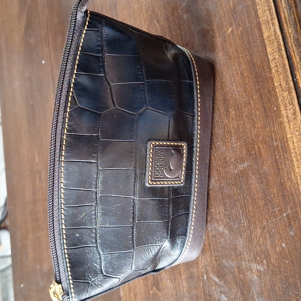 Dooney and bourke black crocodile tmoro pouch with birdseye interior like new